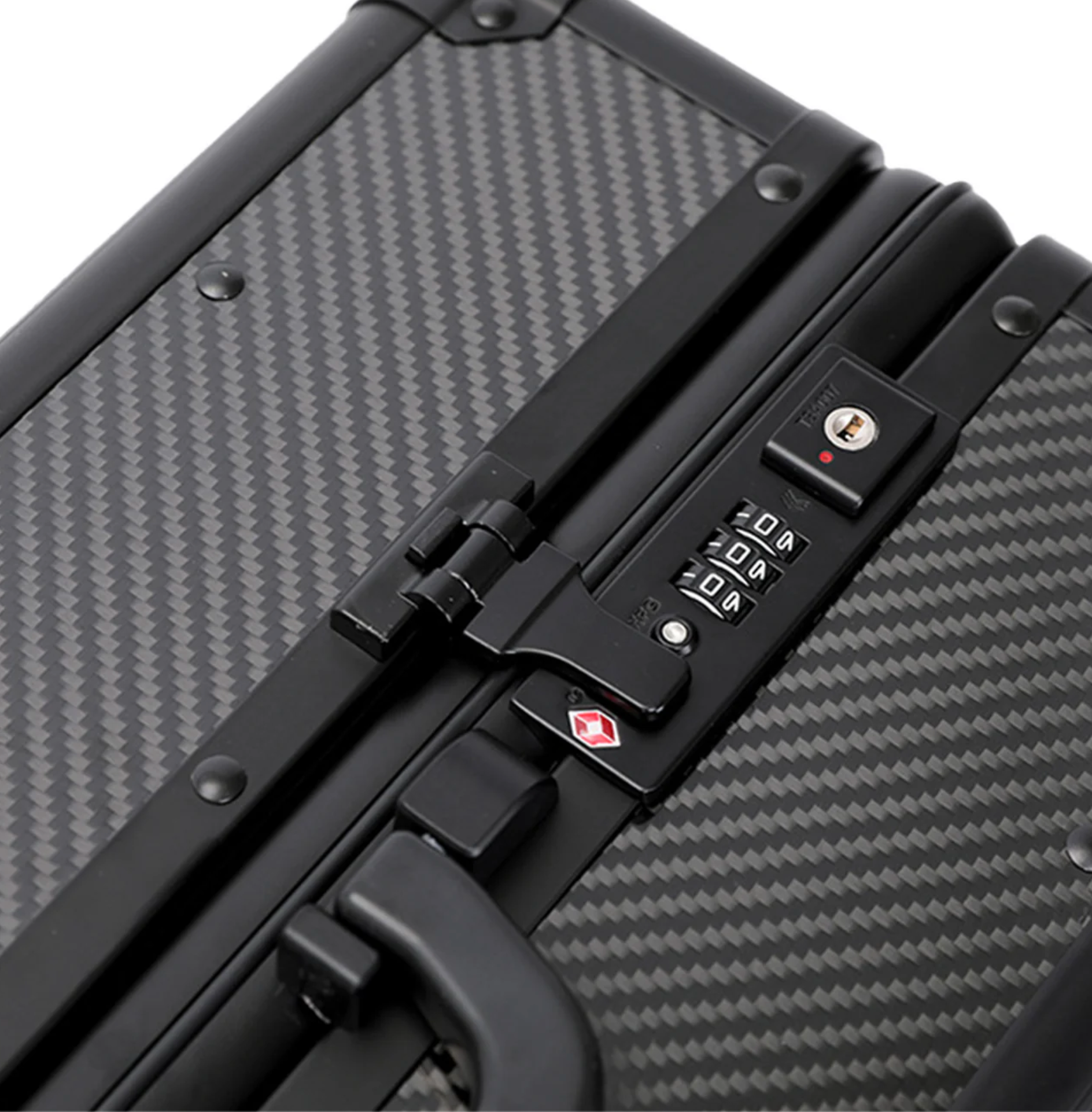 Carbon X 2.0: Karbon Fiber Bavul Sınırlı Sayıda Üretim