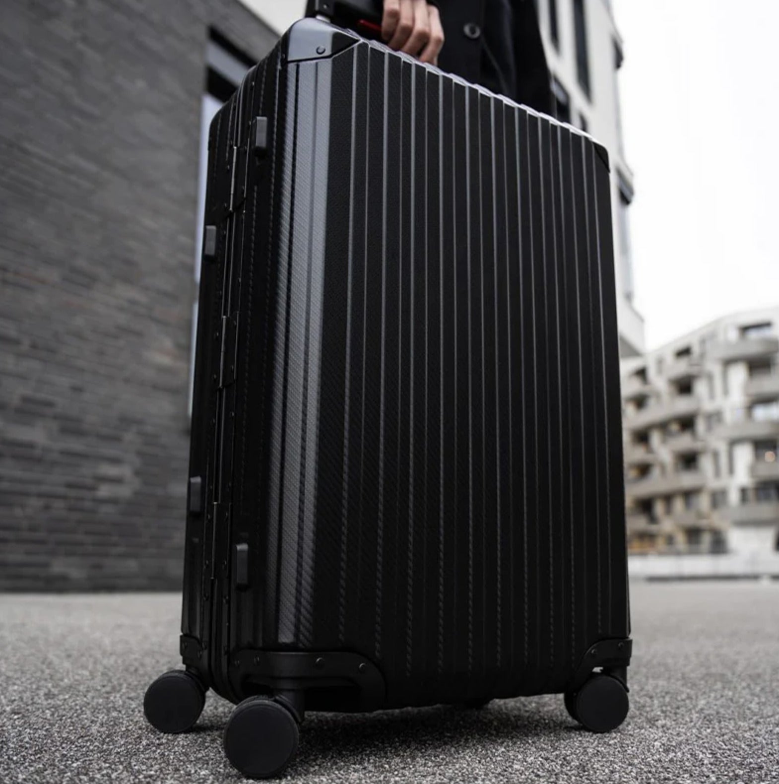 Inter Carry-On: Alüminyum Sürüm Altın